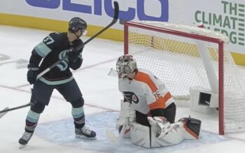 Seattle Kraken Dominate, Sweep Flyers, 6-2 Win