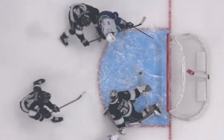 Read more about the article Canucks Sweep California With 4-2 Win In LA