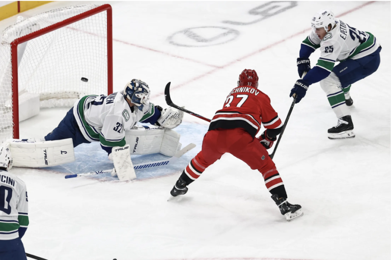 Canucks, Hurricanes