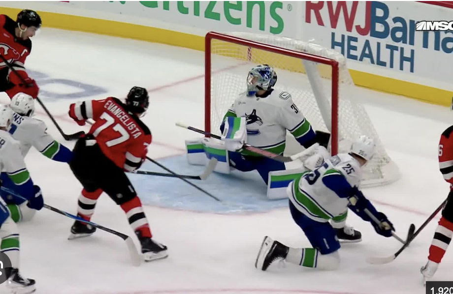 Devils, Canucks